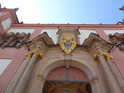 Portál Pražské brány na Svaté Hoře.