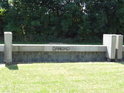 Symbolická připomínka na osudy příslušníků jednotlivých národů za terezínským krematoriem – DÁNSKO.